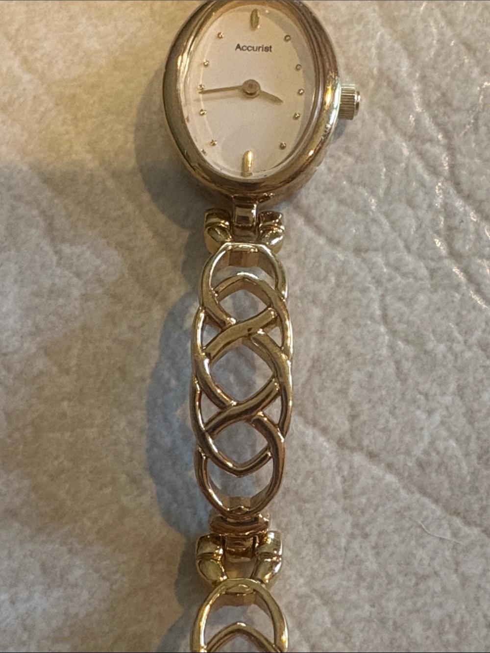 Vintage AccuristGold-Tone Oval Bracelet Watch for Women - Picture 3 of 3